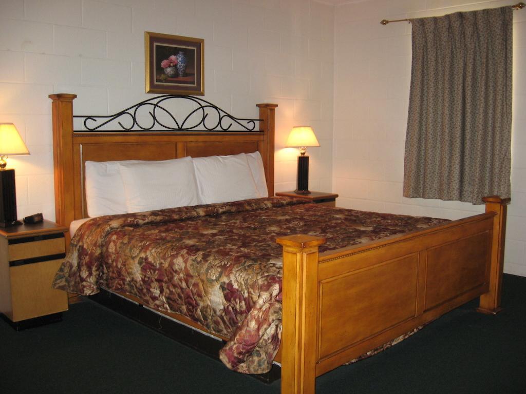 White Columns Motel Pine Mountain  Luaran gambar