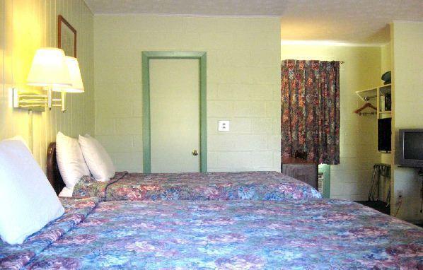 White Columns Motel Pine Mountain  Luaran gambar