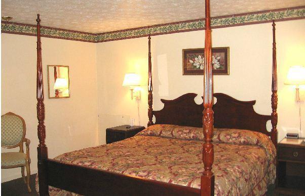 White Columns Motel Pine Mountain  Bilik gambar